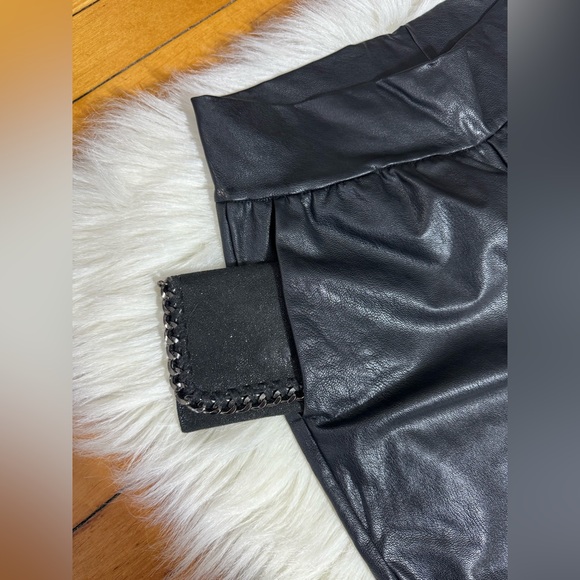 Commando faux leather relaxed fit joggers in black - Picture 5 of 7